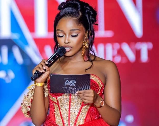 Azeezah hosting event